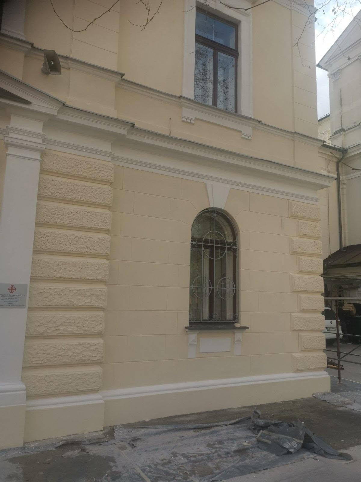 Fasada, Frančiškanski samostan Vič — foto 9