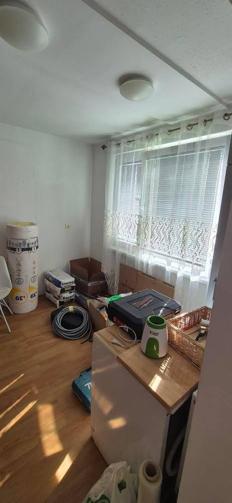 Iz stare kuhinje v novo kuhinjo in spalnico