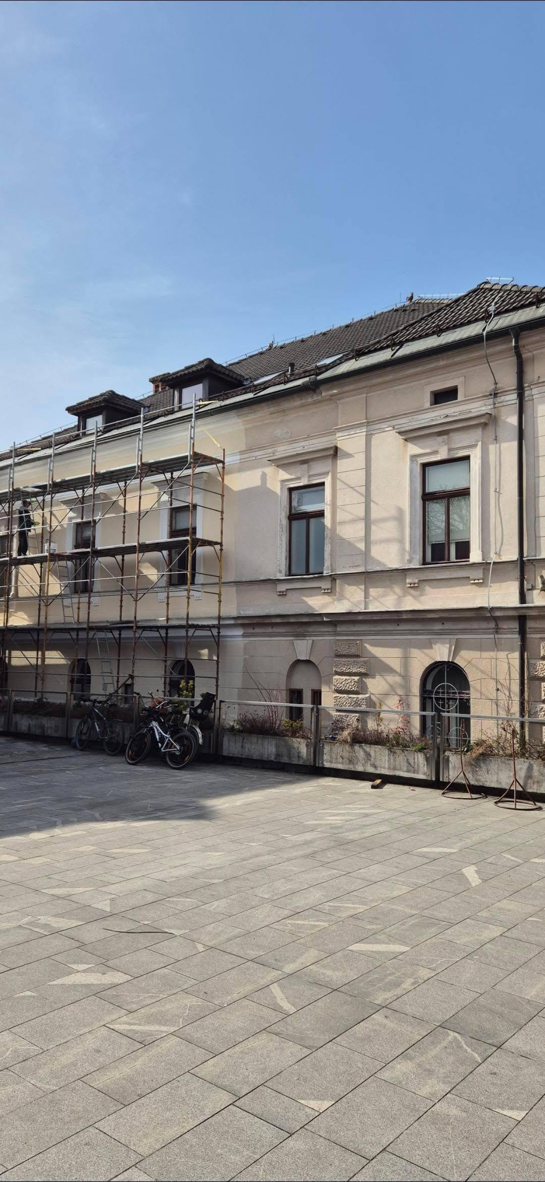 Fasada, Frančiškanski samostan Vič — foto 7